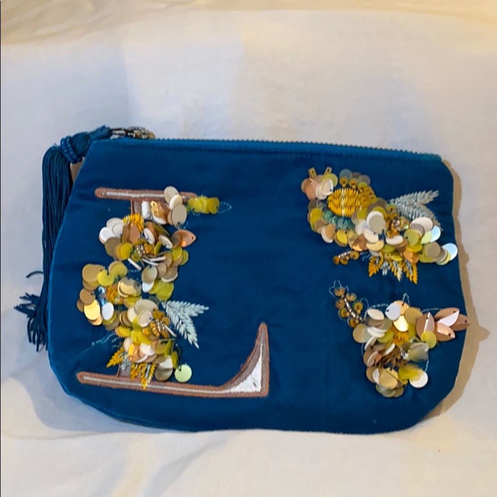 Beaded “L” Clutch